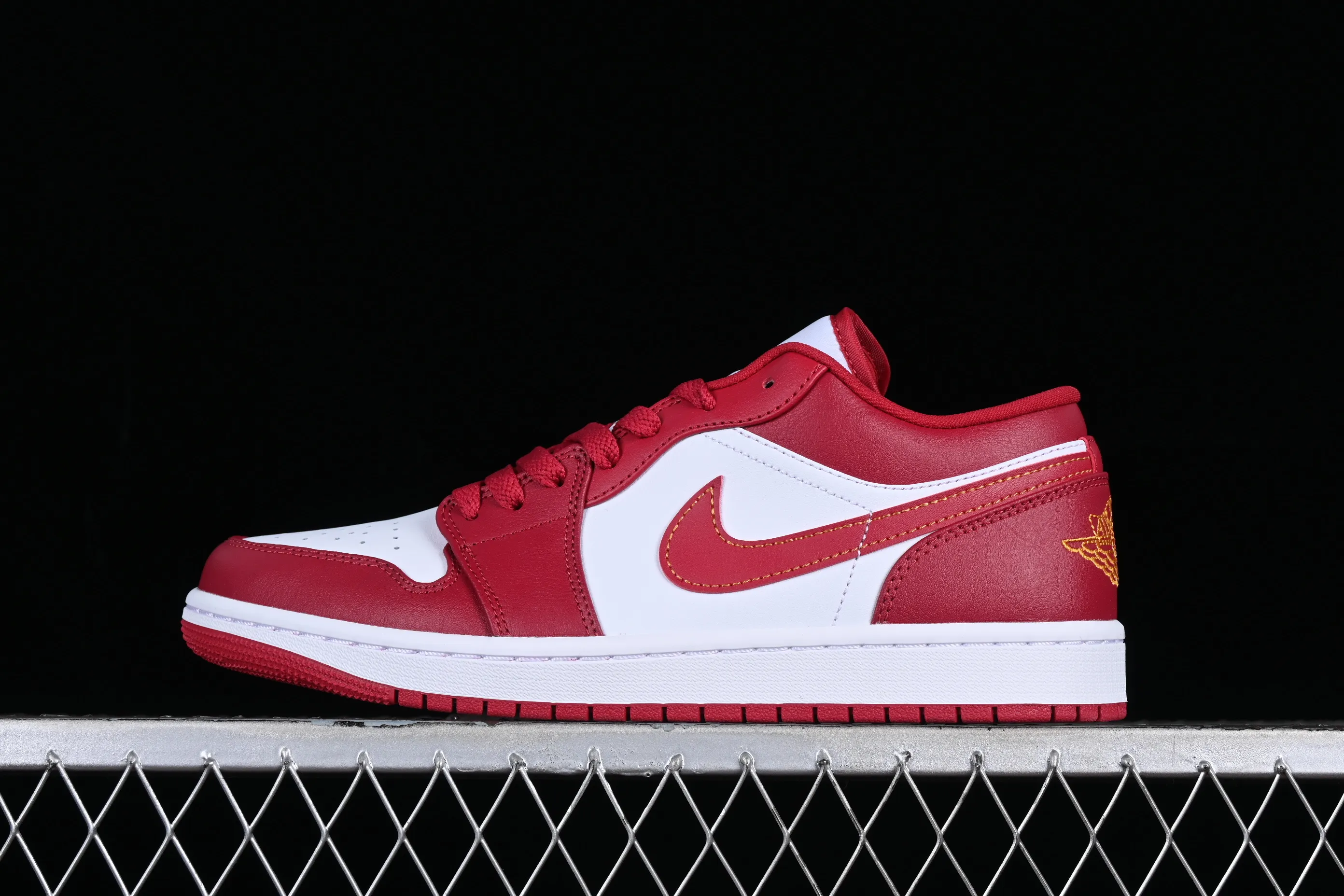 All categories Air Jordan Jordan series basketball shoes Air Jordan 1 Low G version pure original Air Jordan 1 Low AJ1 Joe 1 new white and red low-end basketball shoes 553558-607